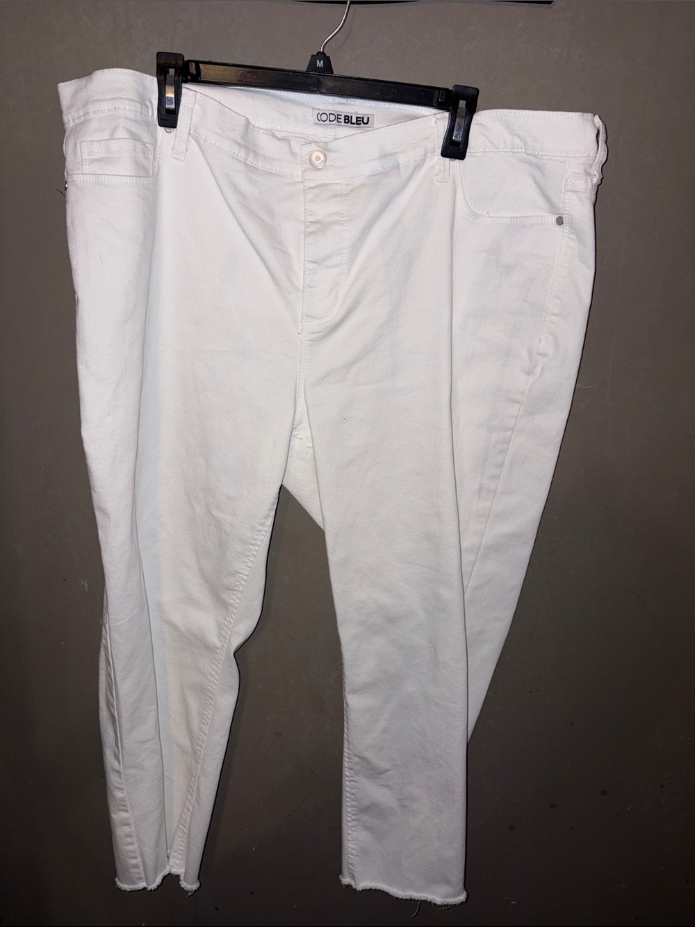 Code Bleu White Skinny Jeans with Raw Hem